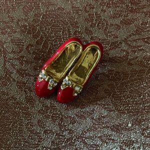 Rhinestone high heel brooch